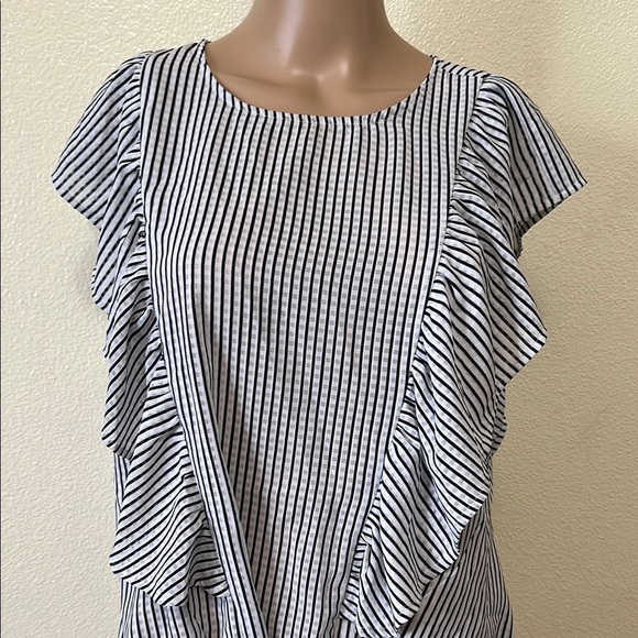 Zac & Rachel- Striped Ruffle Sleeve Tie-Front Top - Picture 3 of 11